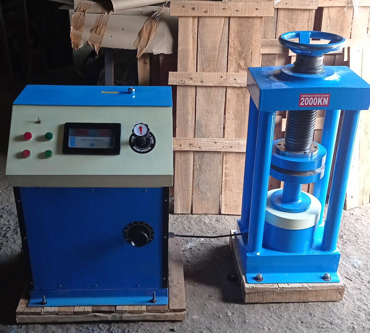 Compression Testing Machine 2000KN